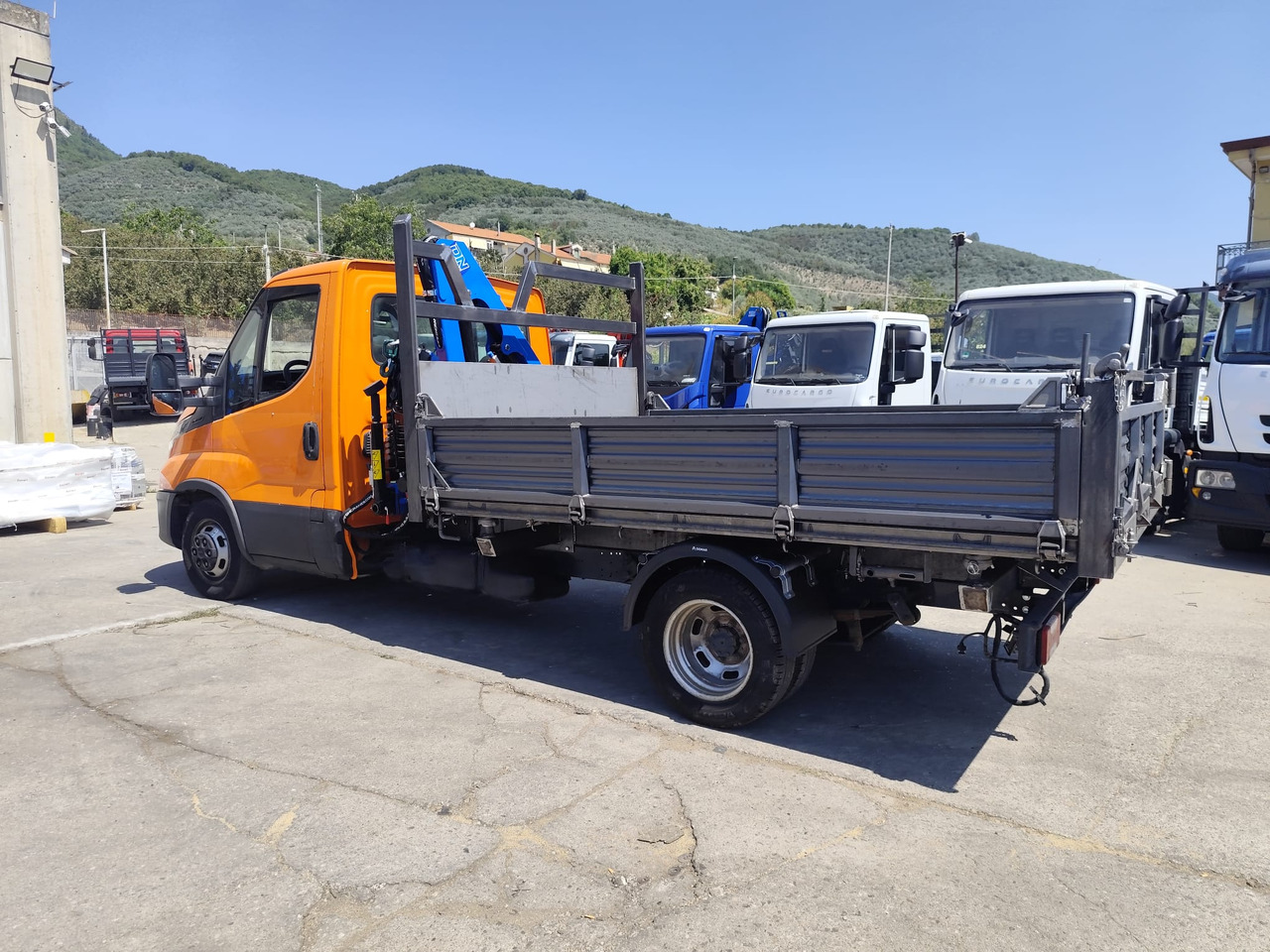IVECO DAILY 35-140 - Truk derek: gambar 4 IVECO DAILY 35-140 - Truk derek: gambar 4