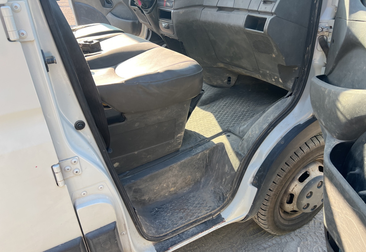 IVECO DAILY 35C13 - Van jungkit: gambar 2 IVECO DAILY 35C13 - Van jungkit: gambar 2
