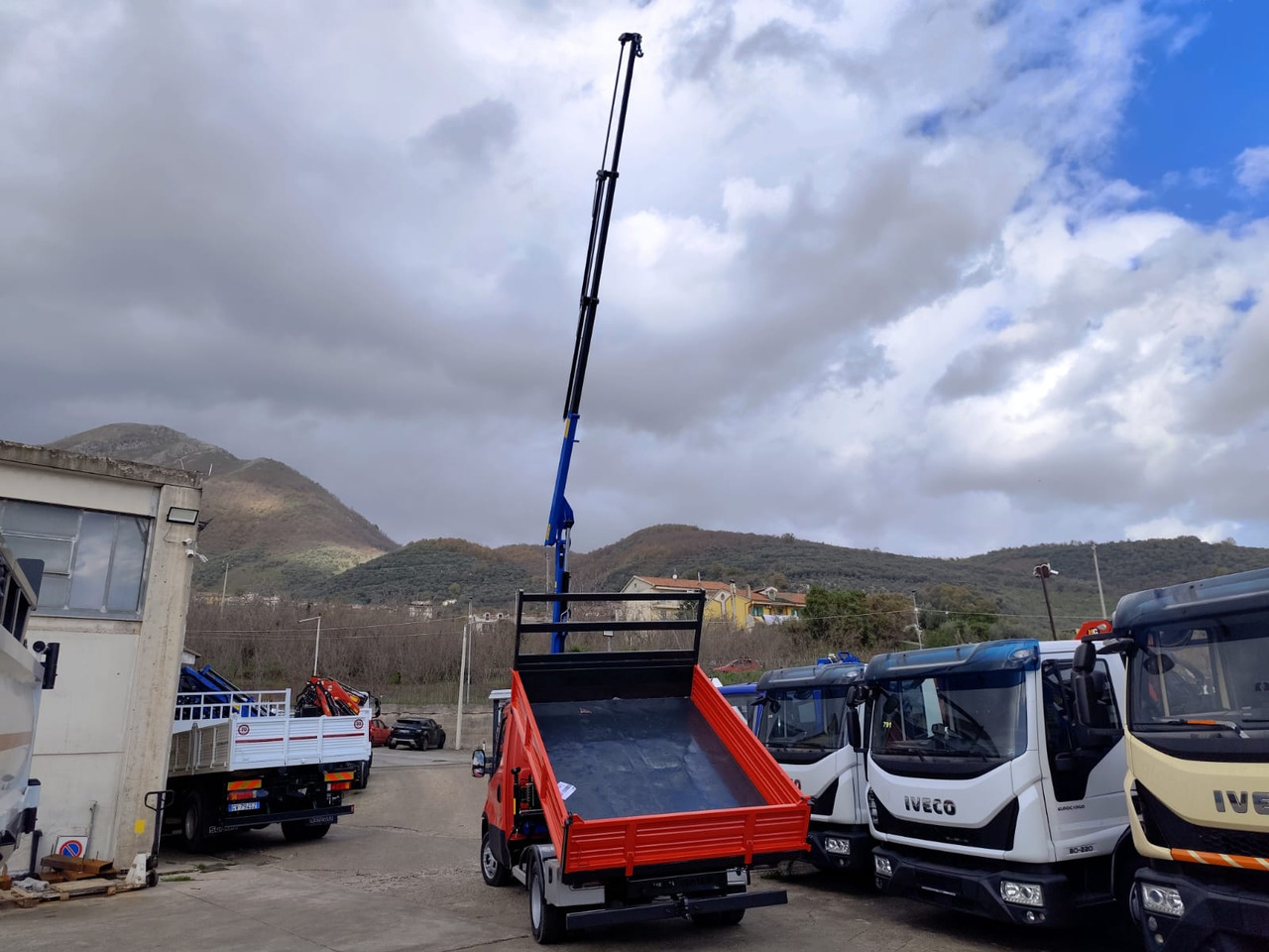 IVECO DAILY 35C13 - Truk derek: gambar 3 IVECO DAILY 35C13 - Truk derek: gambar 3