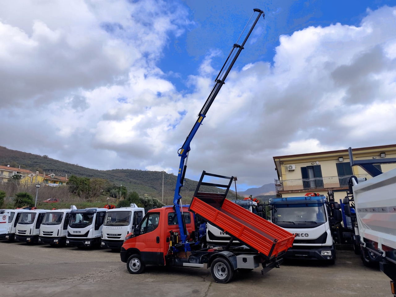 IVECO DAILY 35C13 - Truk derek: gambar 4 IVECO DAILY 35C13 - Truk derek: gambar 4