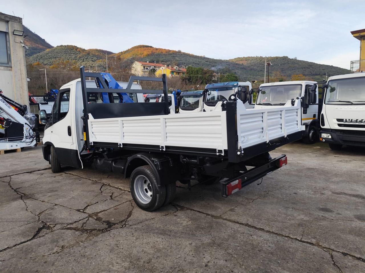 IVECO DAILY 35C15 - Truk derek, Van jungkit: gambar 3 IVECO DAILY 35C15 - Truk derek, Van jungkit: gambar 3