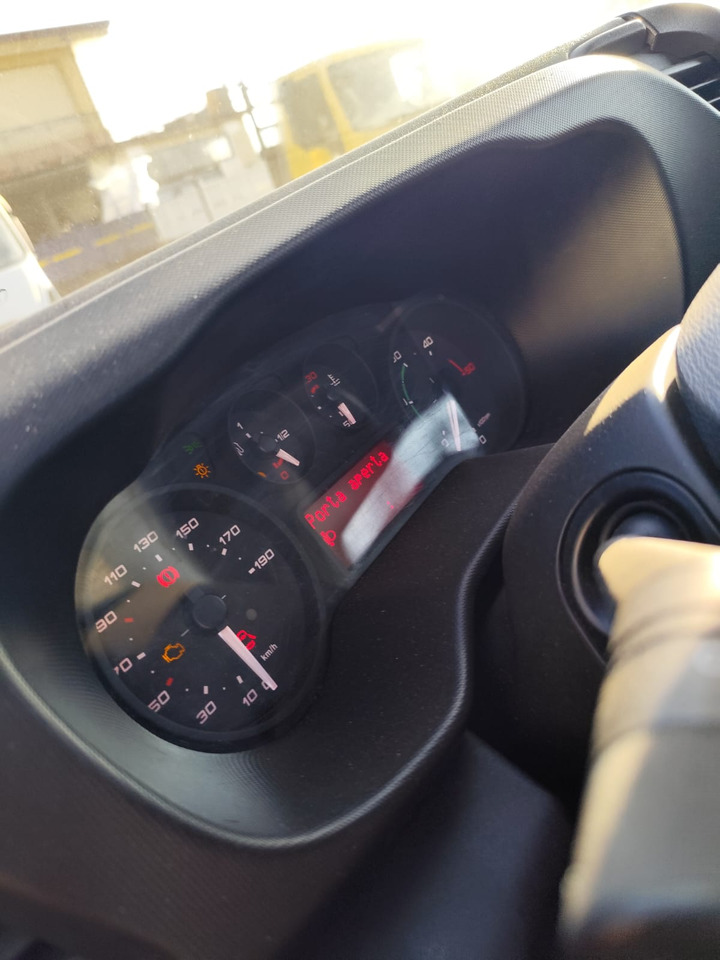 IVECO DAILY 35C15 - Truk derek, Van jungkit: gambar 4 IVECO DAILY 35C15 - Truk derek, Van jungkit: gambar 4