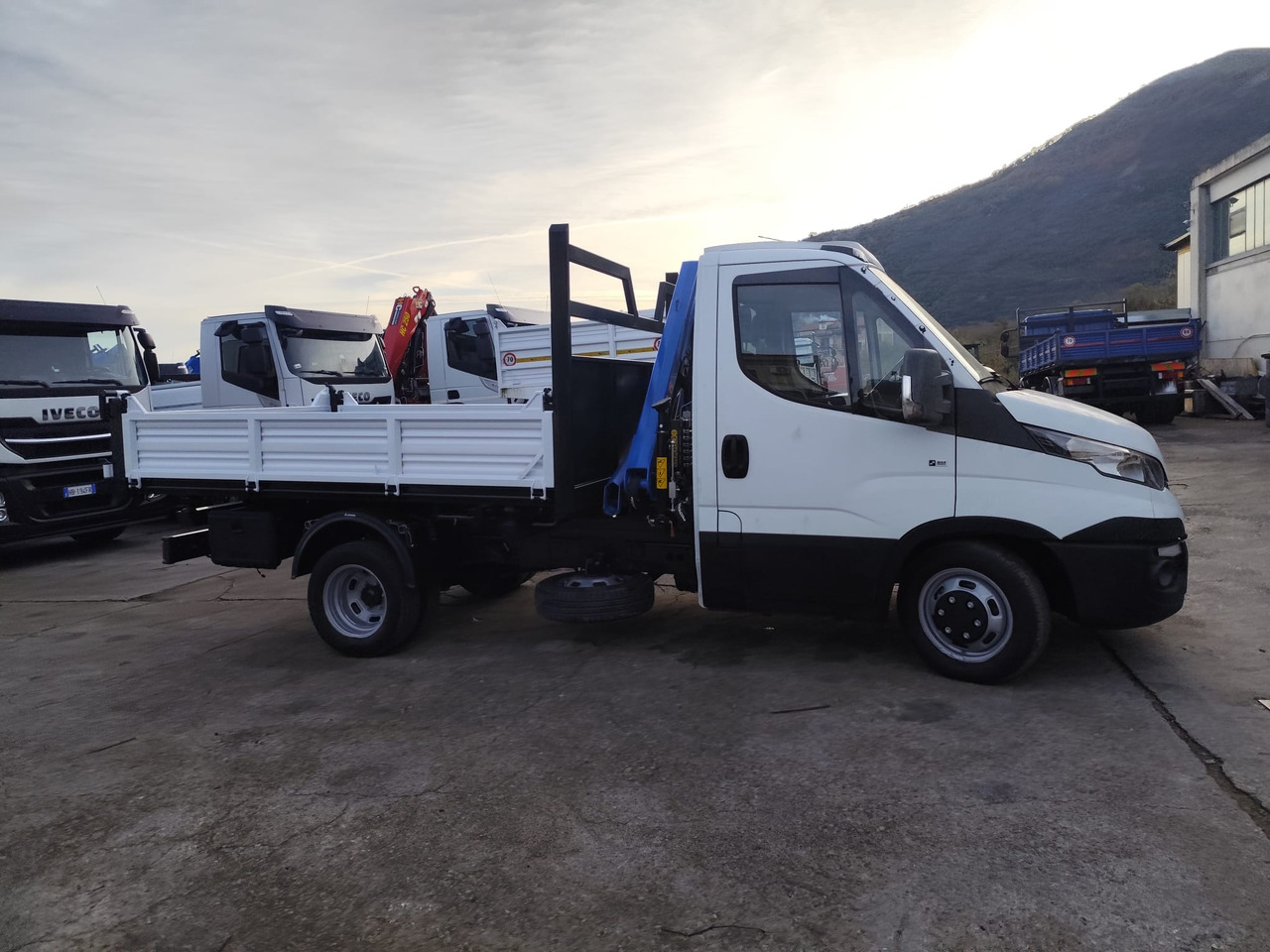 IVECO DAILY 35C15 - Truk derek, Van jungkit: gambar 5 IVECO DAILY 35C15 - Truk derek, Van jungkit: gambar 5