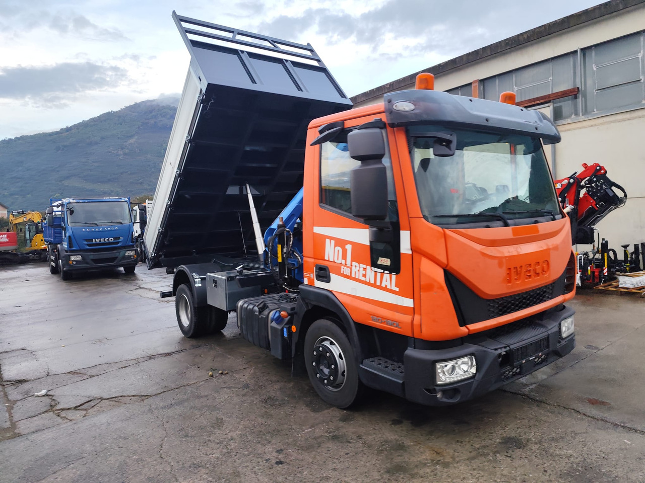 IVECO EUROCARGO 120-90L - Truk derek: gambar 1 IVECO EUROCARGO 120-90L - Truk derek: gambar 1