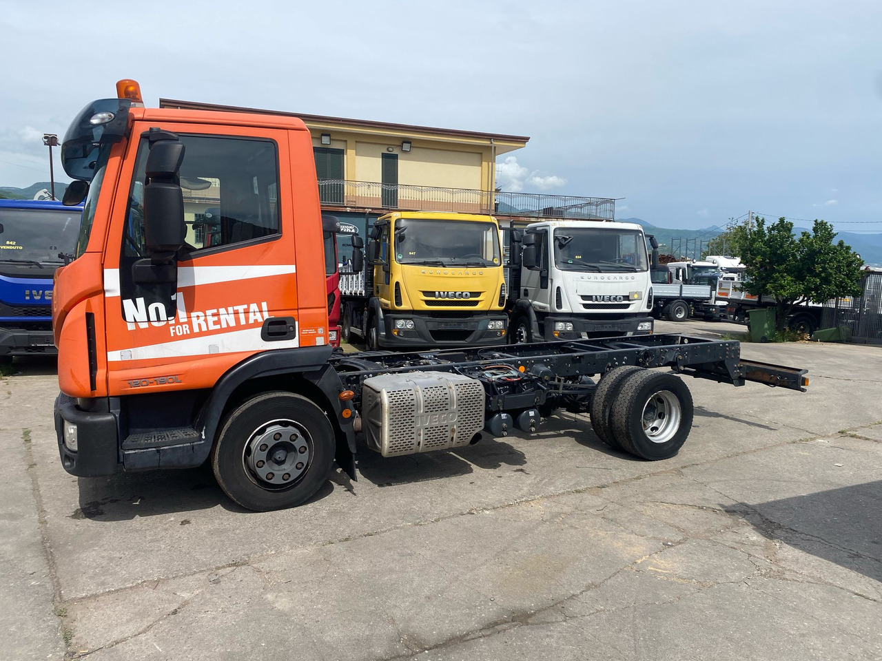 IVECO EUROCARGO 120-90L - Truk sasis: gambar 3 IVECO EUROCARGO 120-90L - Truk sasis: gambar 3
