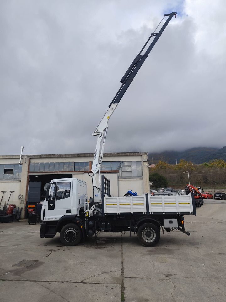 IVECO EUROCARGO 120E28P - Truk derek, Truk jungkit: gambar 2 IVECO EUROCARGO 120E28P - Truk derek, Truk jungkit: gambar 2