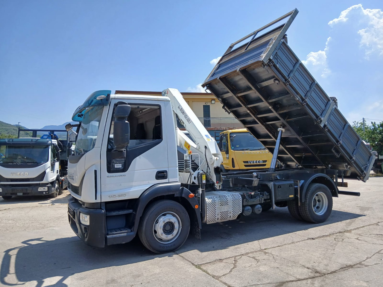IVECO EUROCARGO 140-250 - Truk derek: gambar 1 IVECO EUROCARGO 140-250 - Truk derek: gambar 1