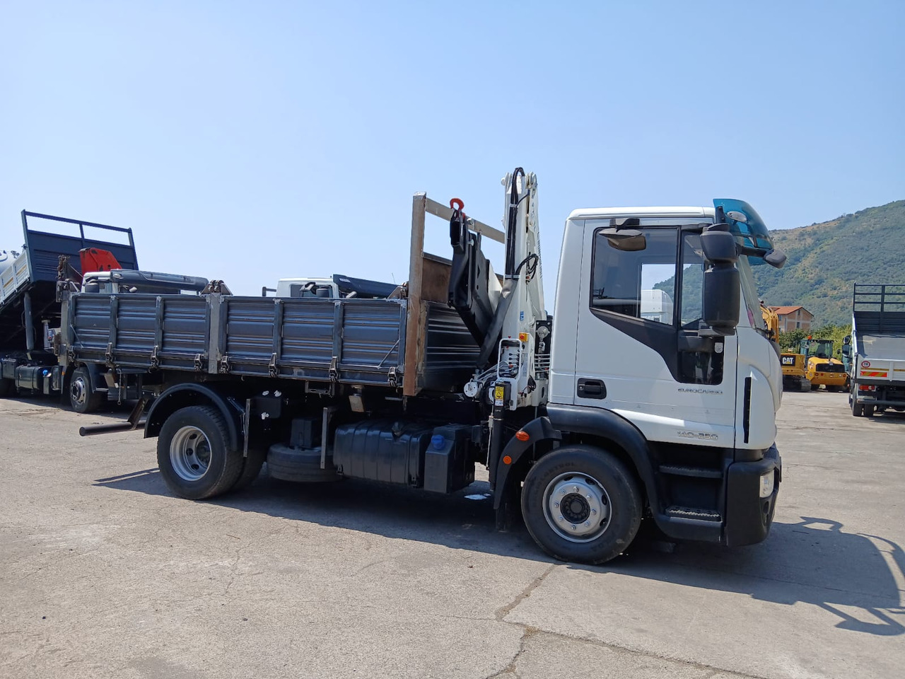 IVECO EUROCARGO 140-250 - Truk derek: gambar 5 IVECO EUROCARGO 140-250 - Truk derek: gambar 5