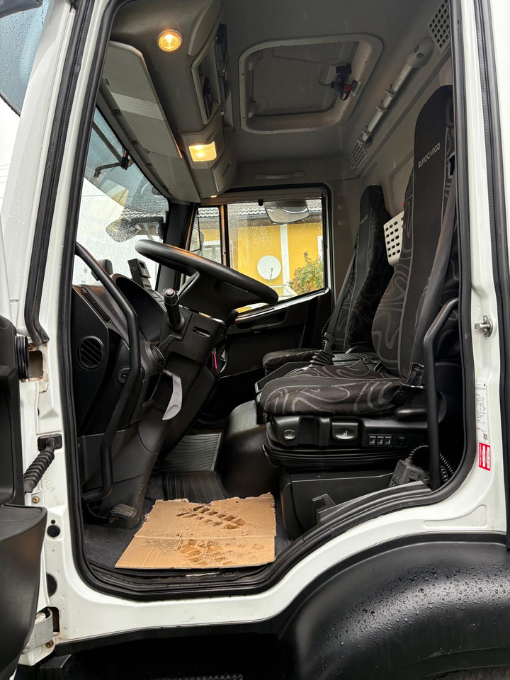 IVECO EUROCARGO 140-250 - Truk sasis: gambar 2 IVECO EUROCARGO 140-250 - Truk sasis: gambar 2