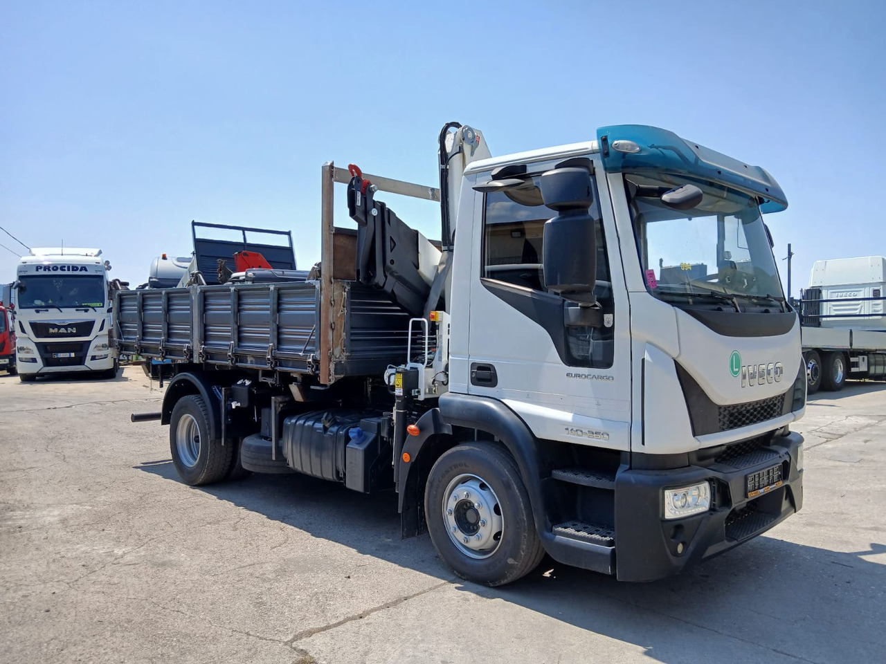 IVECO EUROCARGO 140-250 - Truk derek: gambar 4 IVECO EUROCARGO 140-250 - Truk derek: gambar 4
