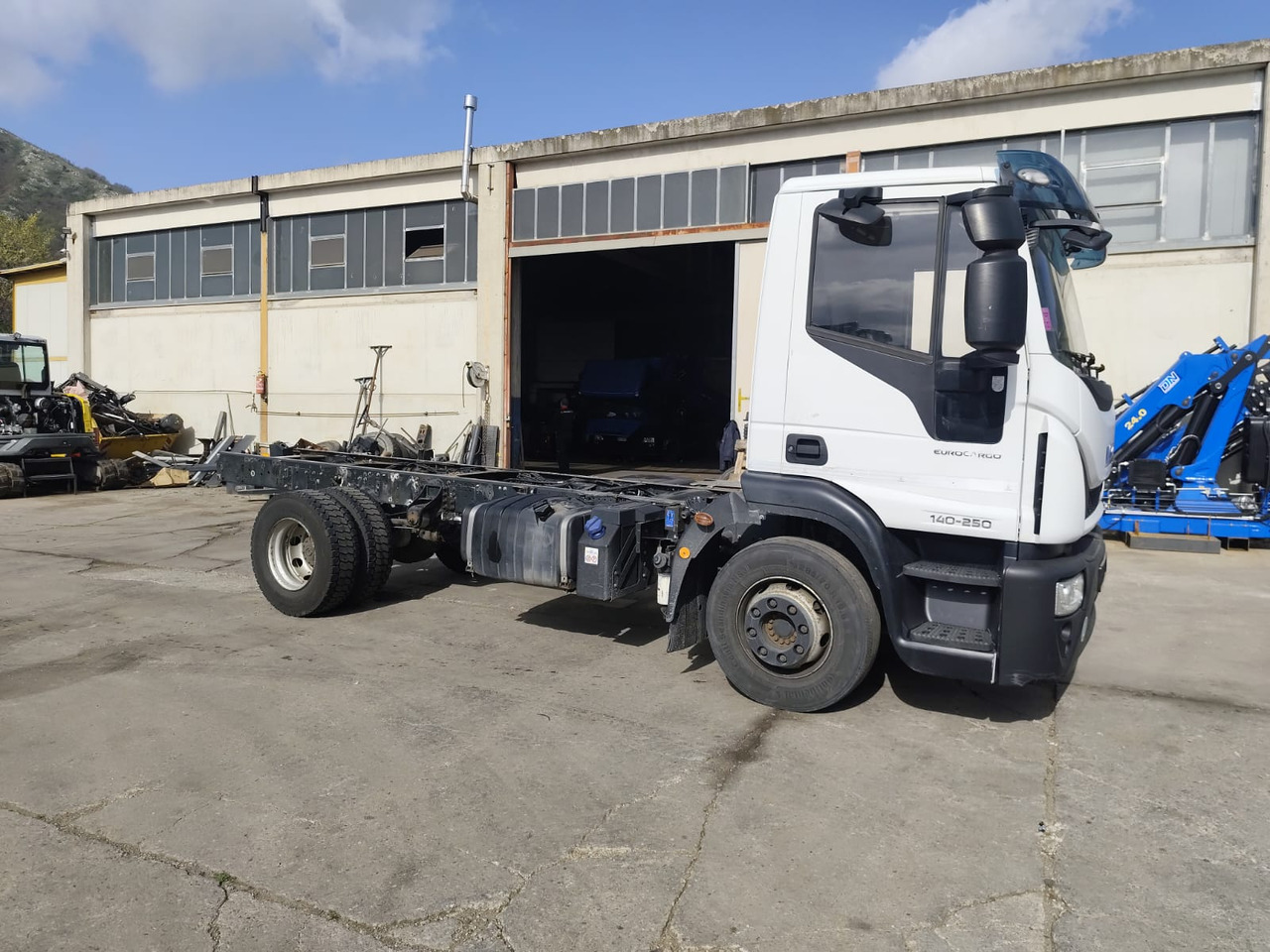 IVECO EUROCARGO 140-250 - Truk sasis: gambar 5 IVECO EUROCARGO 140-250 - Truk sasis: gambar 5