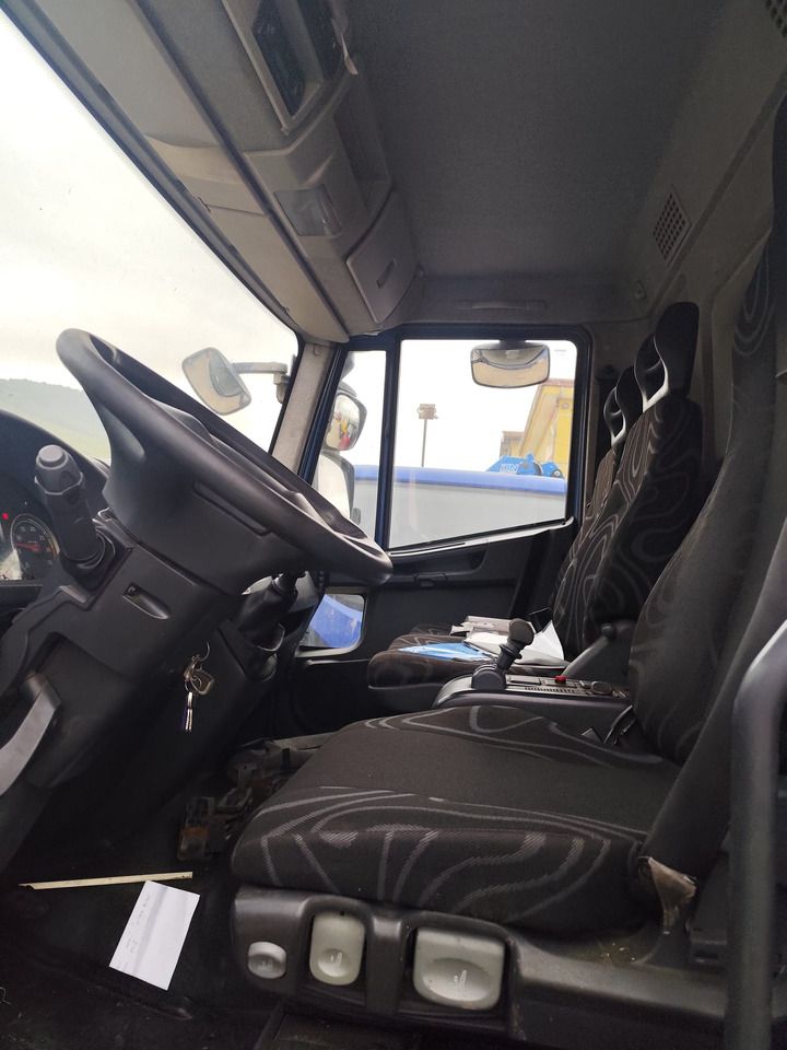 IVECO EUROCARGO 140E25 - Truk sasis: gambar 4 IVECO EUROCARGO 140E25 - Truk sasis: gambar 4