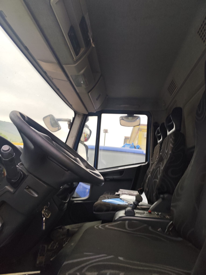 IVECO EUROCARGO 140E25 - Truk sasis: gambar 5 IVECO EUROCARGO 140E25 - Truk sasis: gambar 5