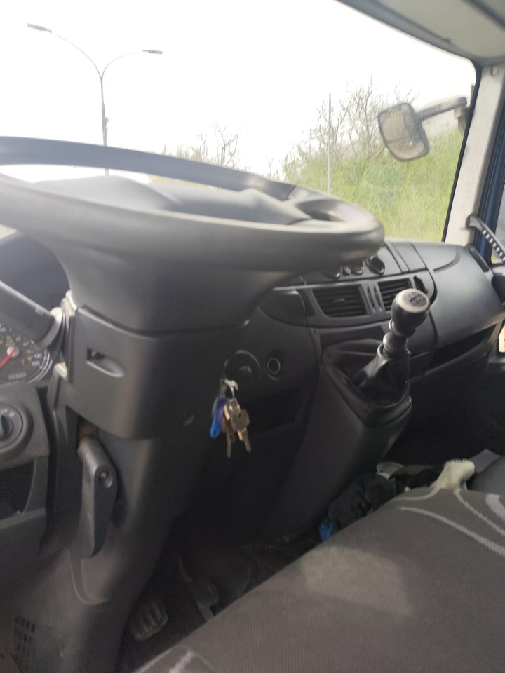 IVECO EUROCARGO 140E25 - Truk sasis: gambar 3 IVECO EUROCARGO 140E25 - Truk sasis: gambar 3
