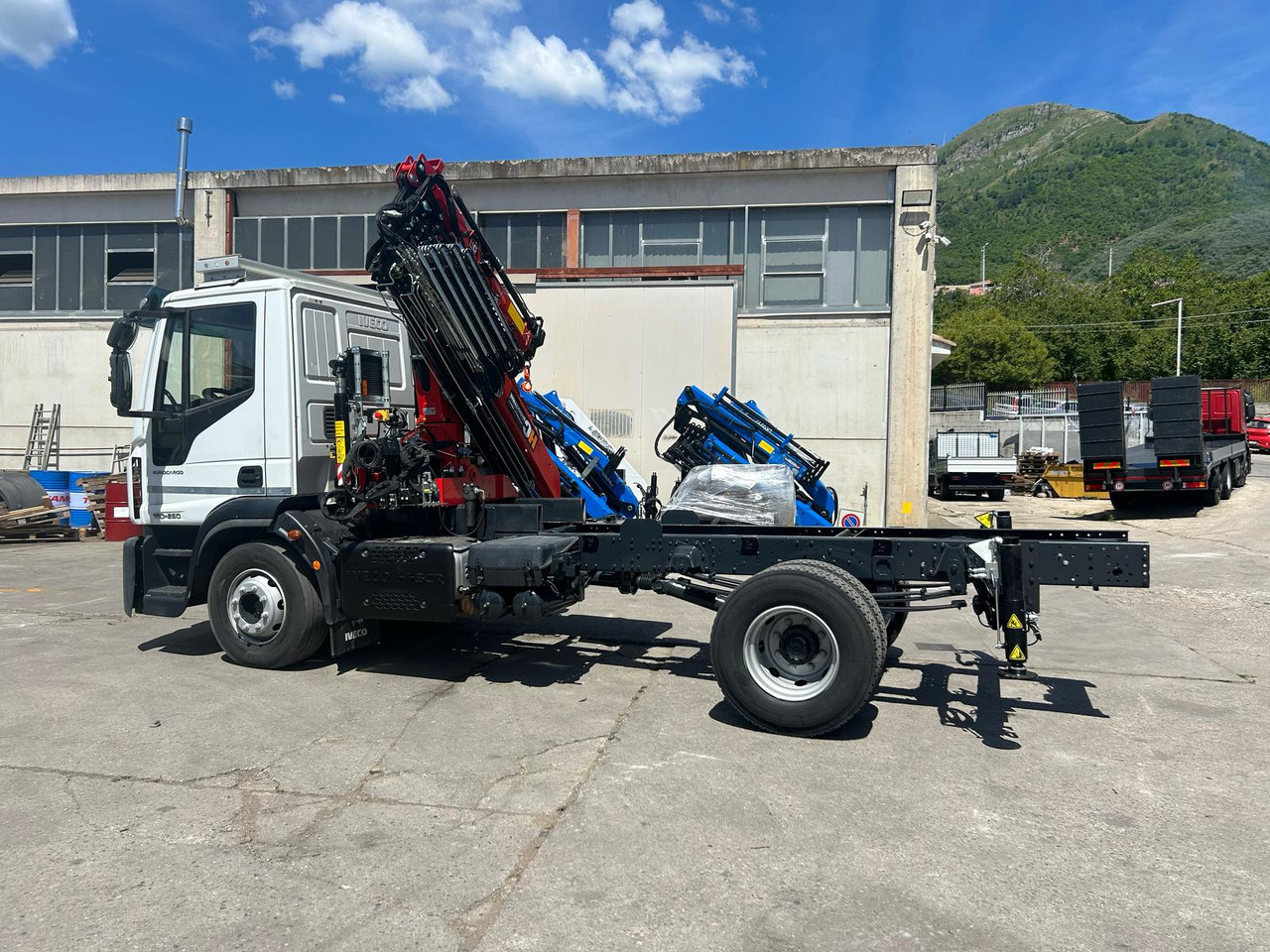 IVECO EUROCARGO 160-250 - Truk derek: gambar 5 IVECO EUROCARGO 160-250 - Truk derek: gambar 5