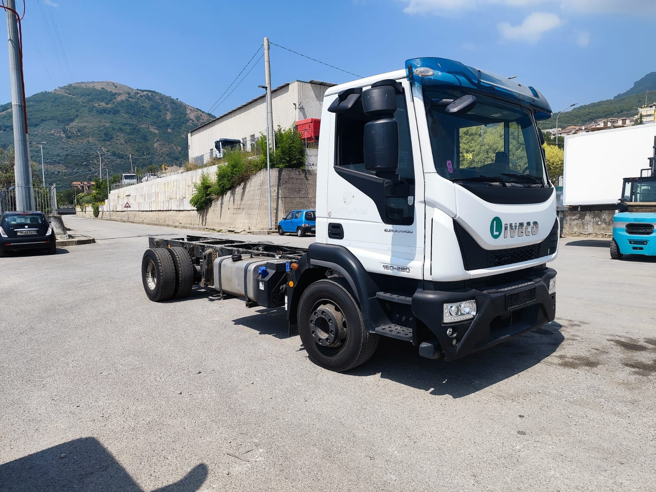 IVECO EUROCARGO 160-280 - Truk box, Truk derek: gambar 1 IVECO EUROCARGO 160-280 - Truk box, Truk derek: gambar 1