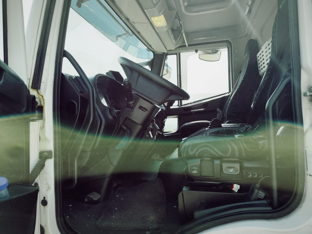 IVECO EUROCARGO 160-280 - Truk sasis, Truk derek: gambar 3 IVECO EUROCARGO 160-280 - Truk sasis, Truk derek: gambar 3