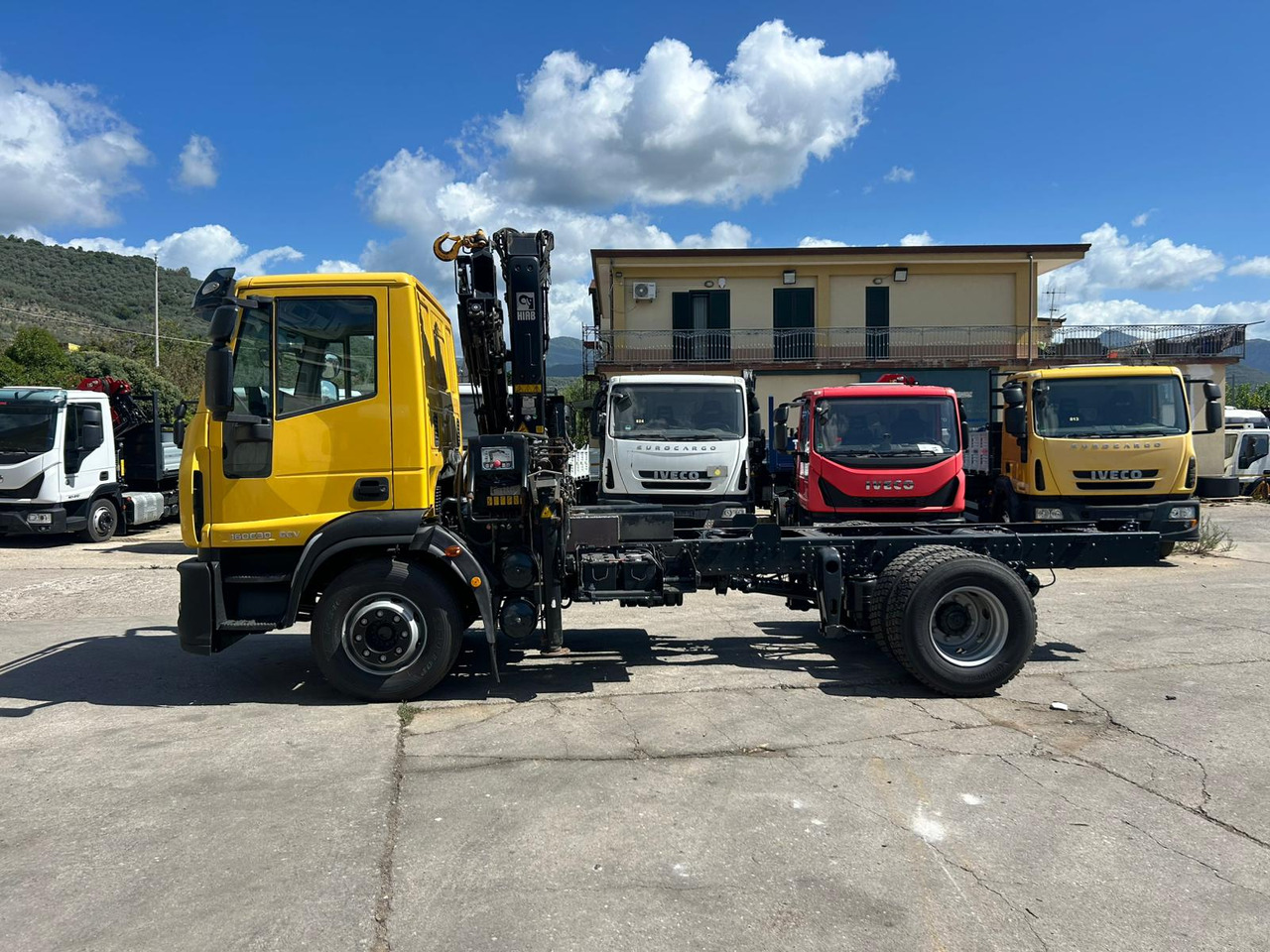 IVECO EUROCARGO 160E30 - Truk derek: gambar 2 IVECO EUROCARGO 160E30 - Truk derek: gambar 2