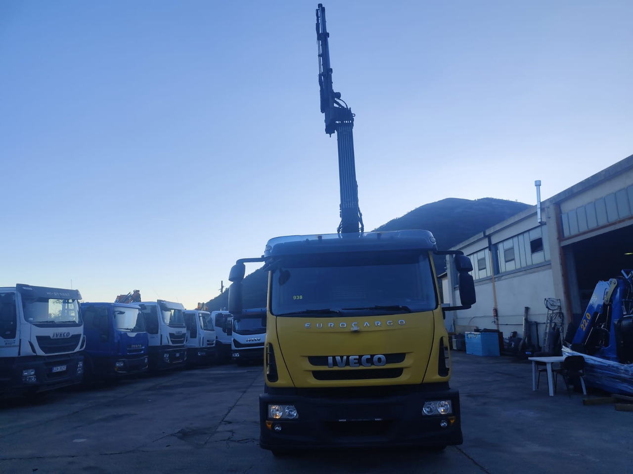 IVECO EUROCARGO 160E30 - Truk derek: gambar 4 IVECO EUROCARGO 160E30 - Truk derek: gambar 4