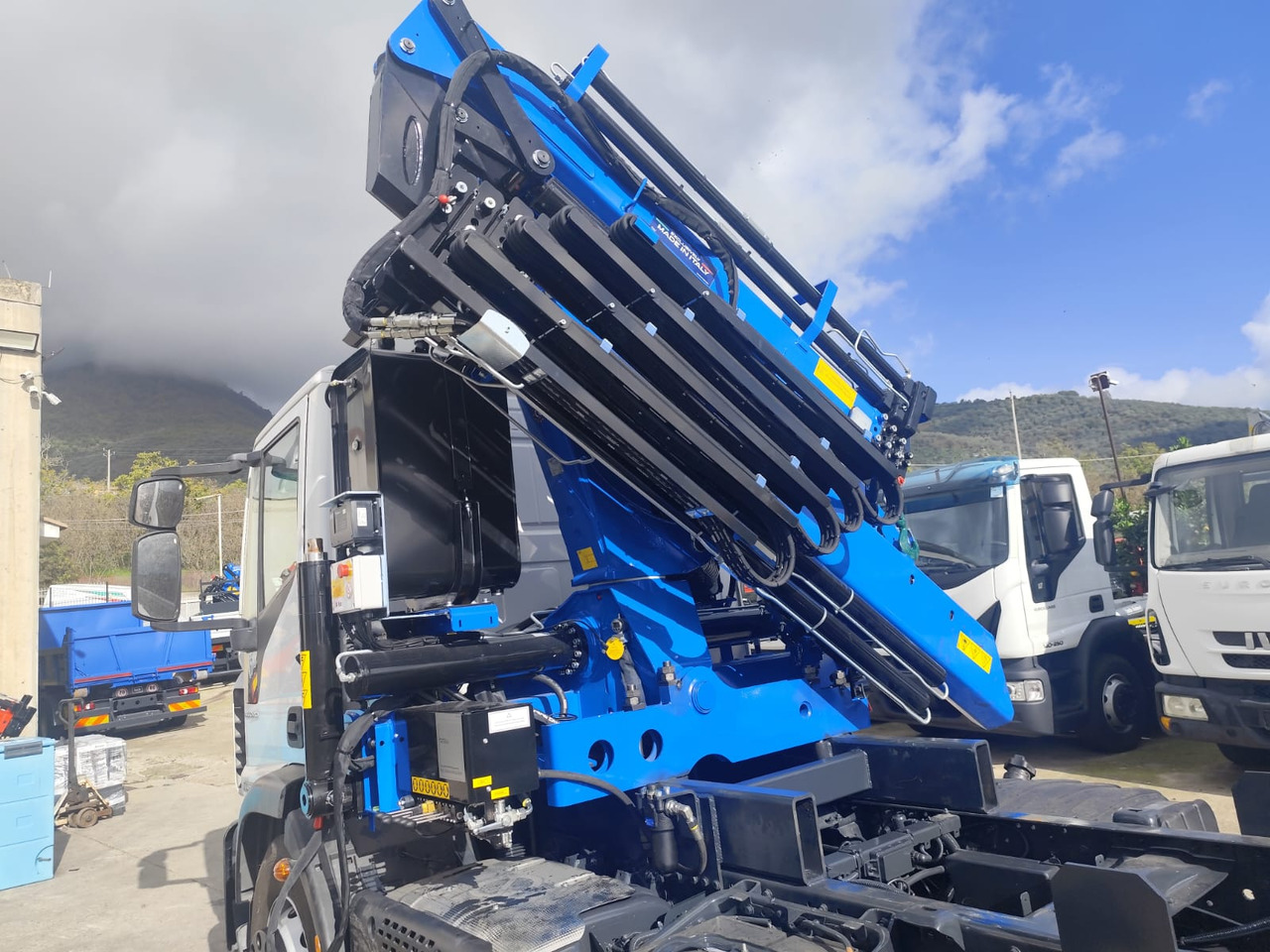 IVECO EUROCARGO 180-250 - Truk derek, Truk derek: gambar 5 IVECO EUROCARGO 180-250 - Truk derek, Truk derek: gambar 5