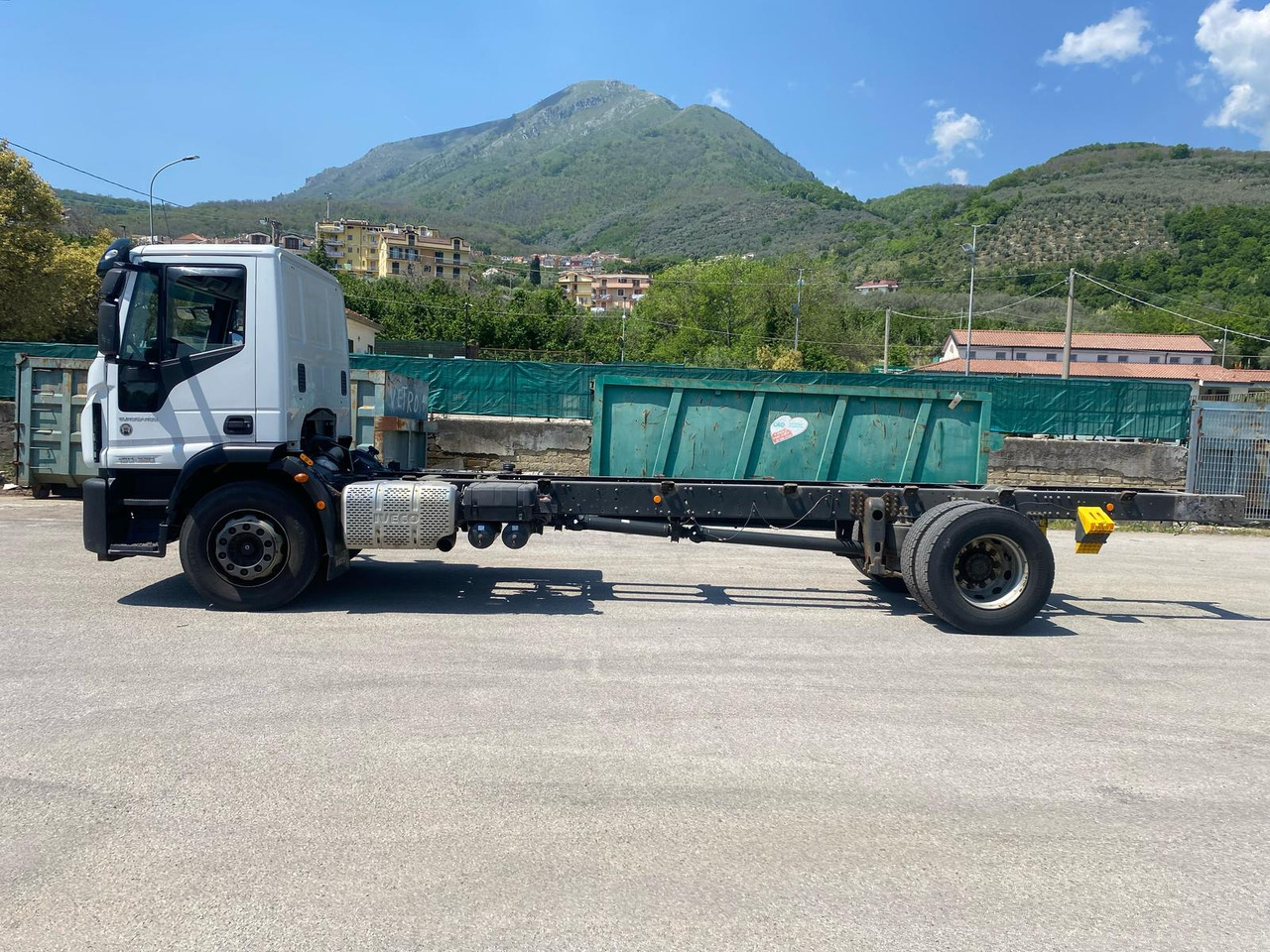 IVECO EUROCARGO 180-320 - Truk sasis: gambar 4 IVECO EUROCARGO 180-320 - Truk sasis: gambar 4