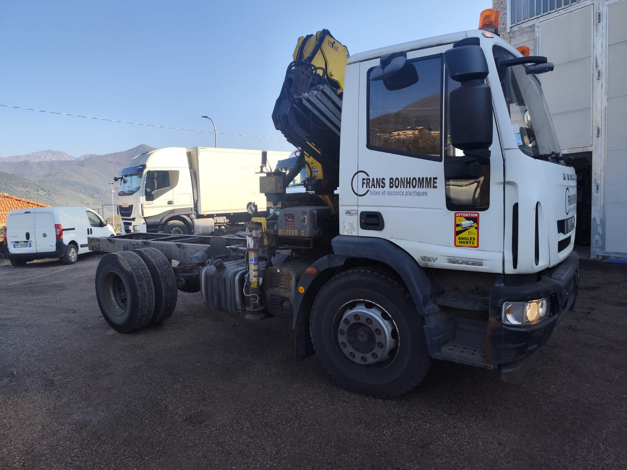 IVECO EUROCARGO 180E25 - Truk derek, Truk derek: gambar 3 IVECO EUROCARGO 180E25 - Truk derek, Truk derek: gambar 3