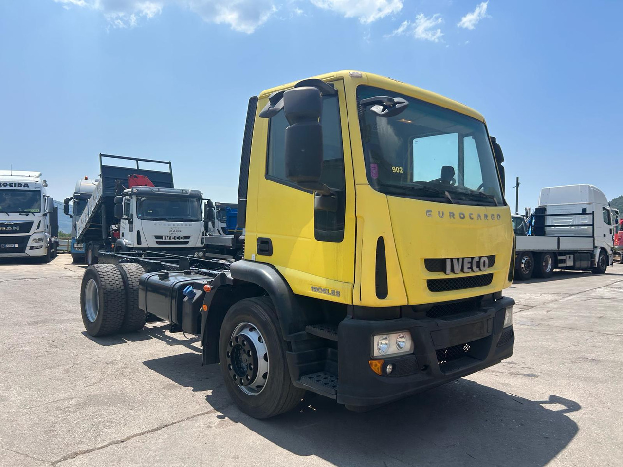 IVECO EUROCARGO 190EL25 - Truk sasis: gambar 4 IVECO EUROCARGO 190EL25 - Truk sasis: gambar 4