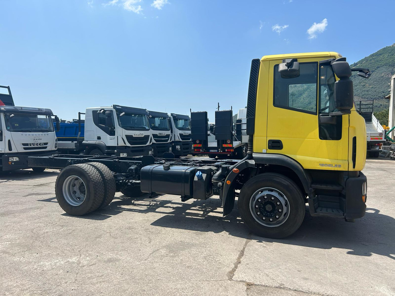 IVECO EUROCARGO 190EL25 - Truk sasis: gambar 5 IVECO EUROCARGO 190EL25 - Truk sasis: gambar 5