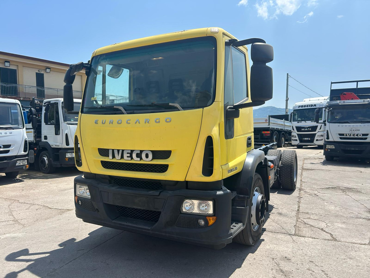 IVECO EUROCARGO 190EL25 - Truk sasis: gambar 1 IVECO EUROCARGO 190EL25 - Truk sasis: gambar 1