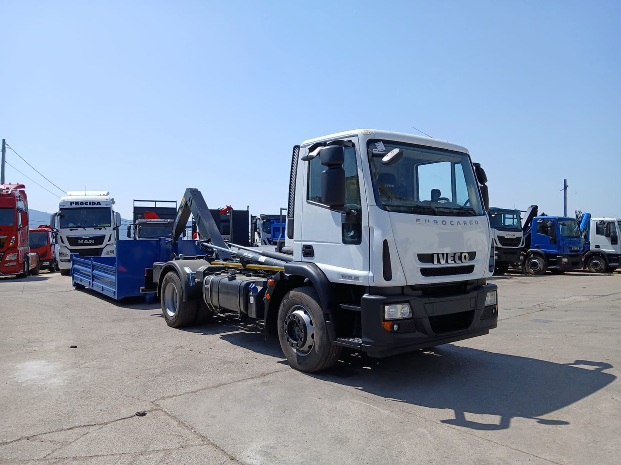 IVECO EUROCARGO 190EL25 - Hook lift: gambar 1 IVECO EUROCARGO 190EL25 - Hook lift: gambar 1