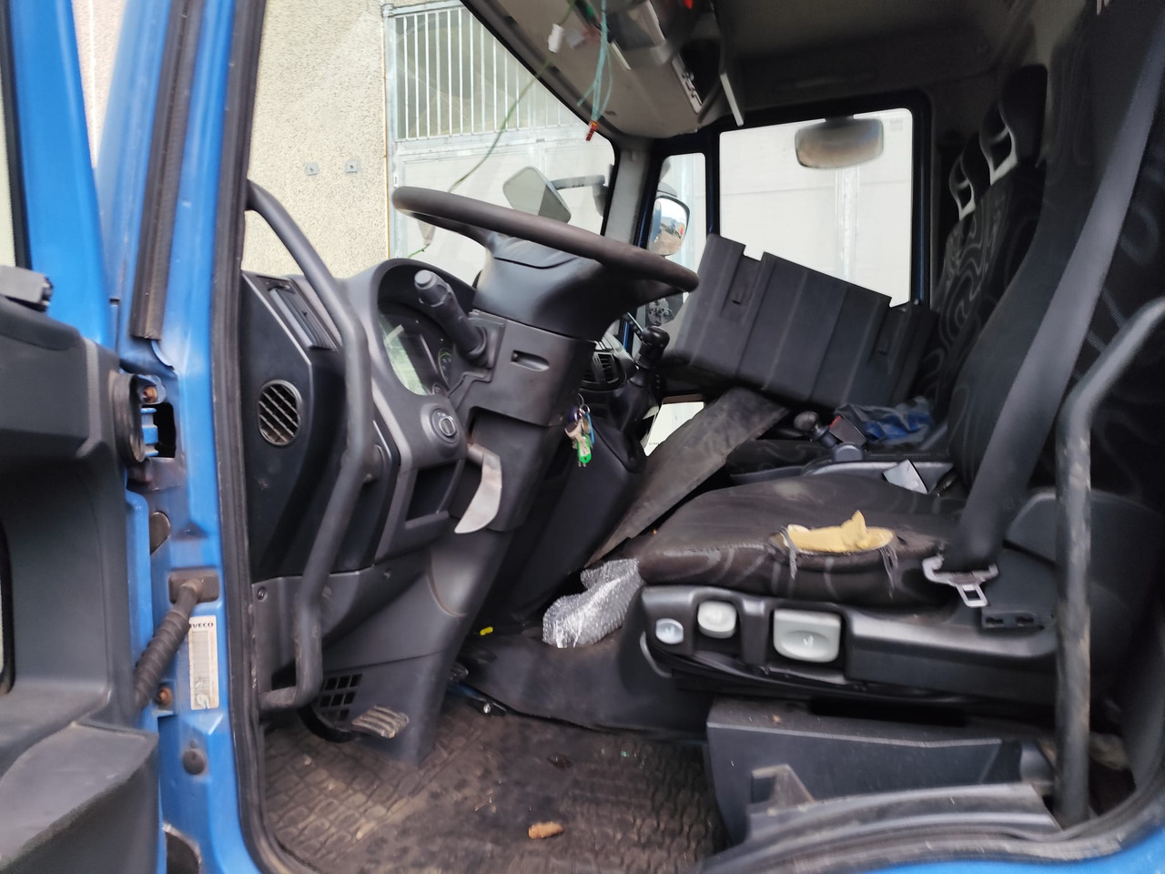 IVECO EUROCARGO 190EL28 - Truk sasis: gambar 4 IVECO EUROCARGO 190EL28 - Truk sasis: gambar 4