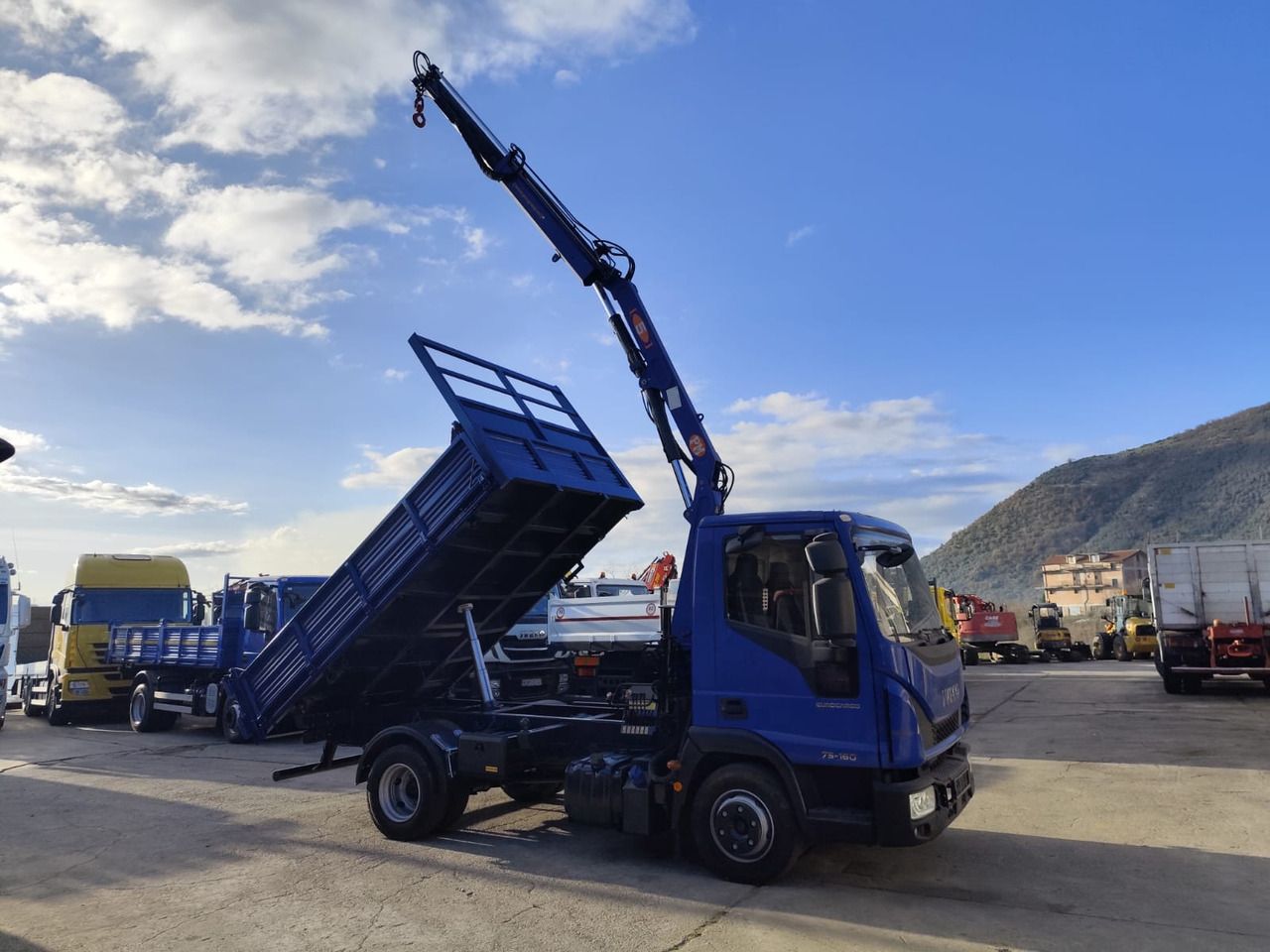IVECO EUROCARGO 75-160 - Truk derek: gambar 2 IVECO EUROCARGO 75-160 - Truk derek: gambar 2