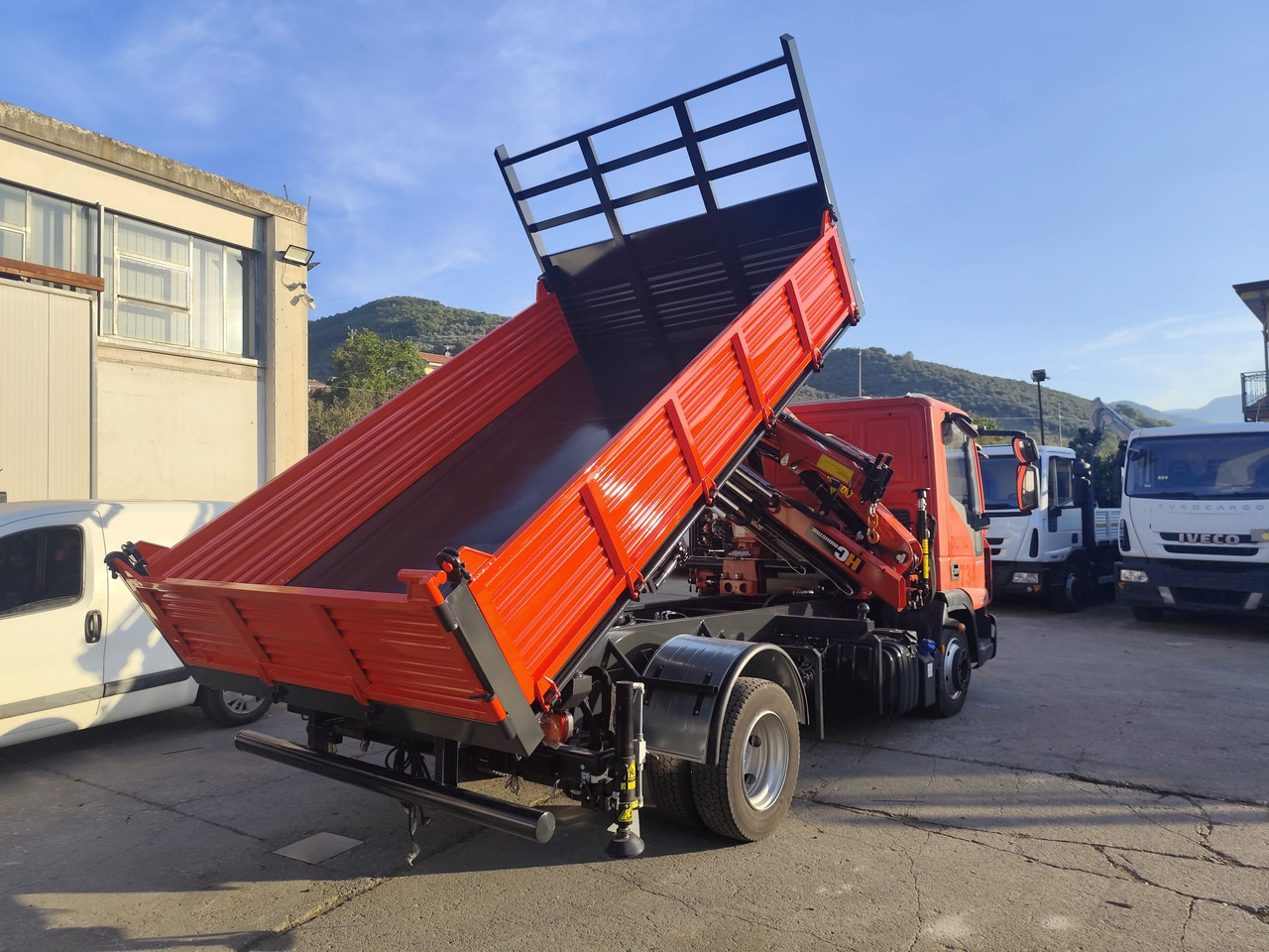 Truk derek IVECO EUROCARGO 80-190: gambar 35