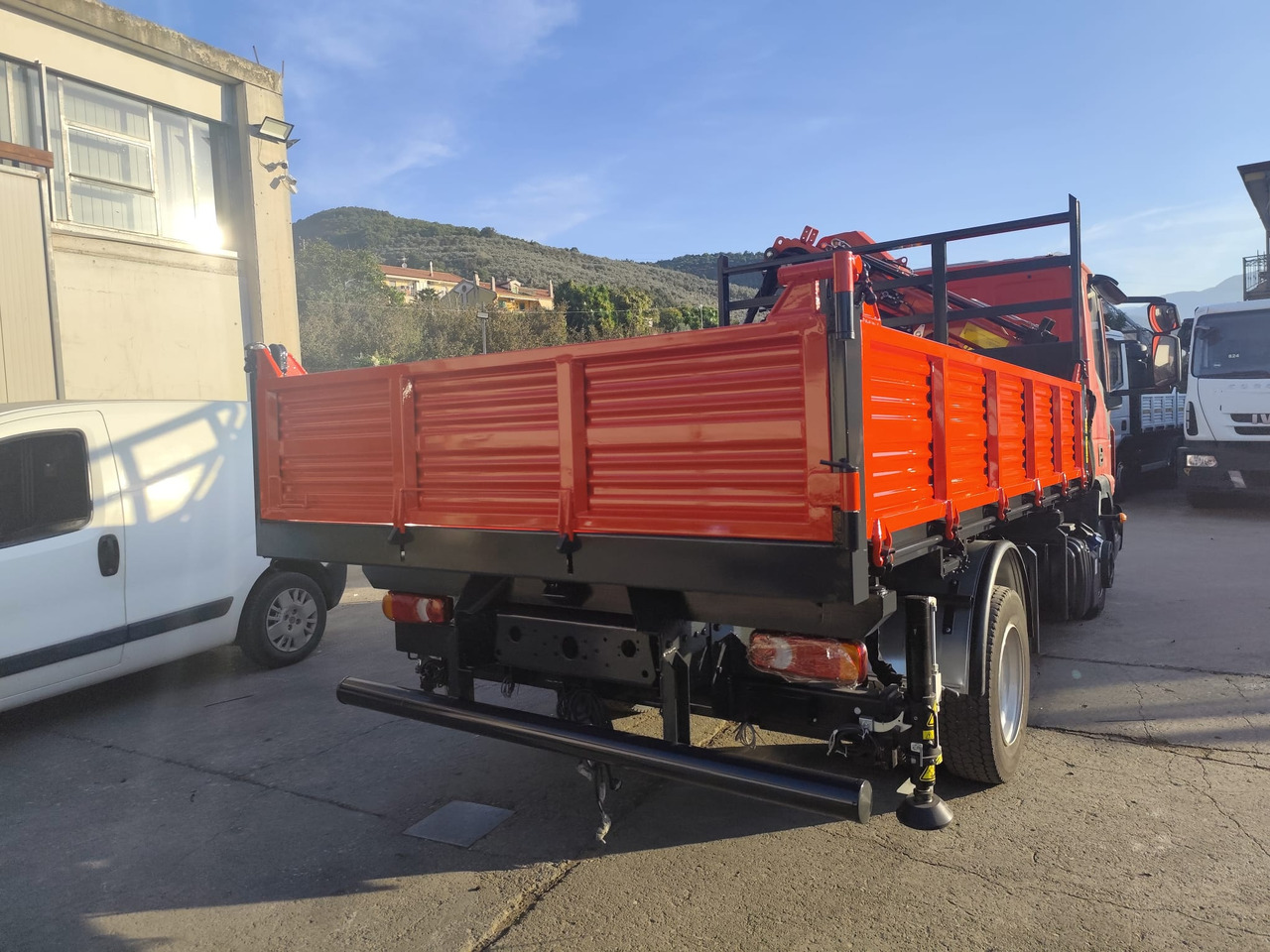Truk derek IVECO EUROCARGO 80-190: gambar 14