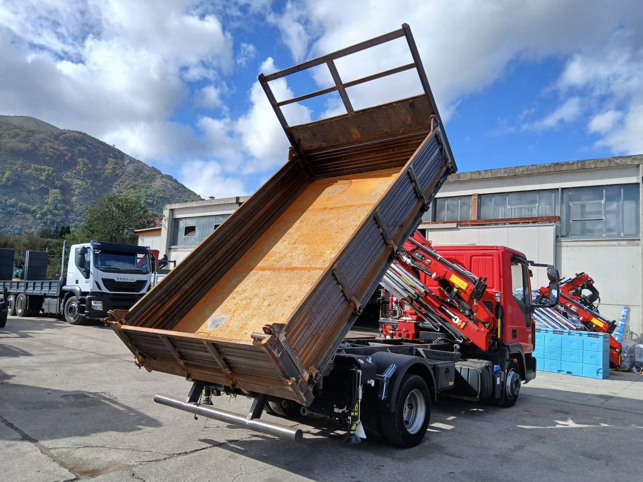 Truk derek IVECO EUROCARGO 80-190: gambar 7