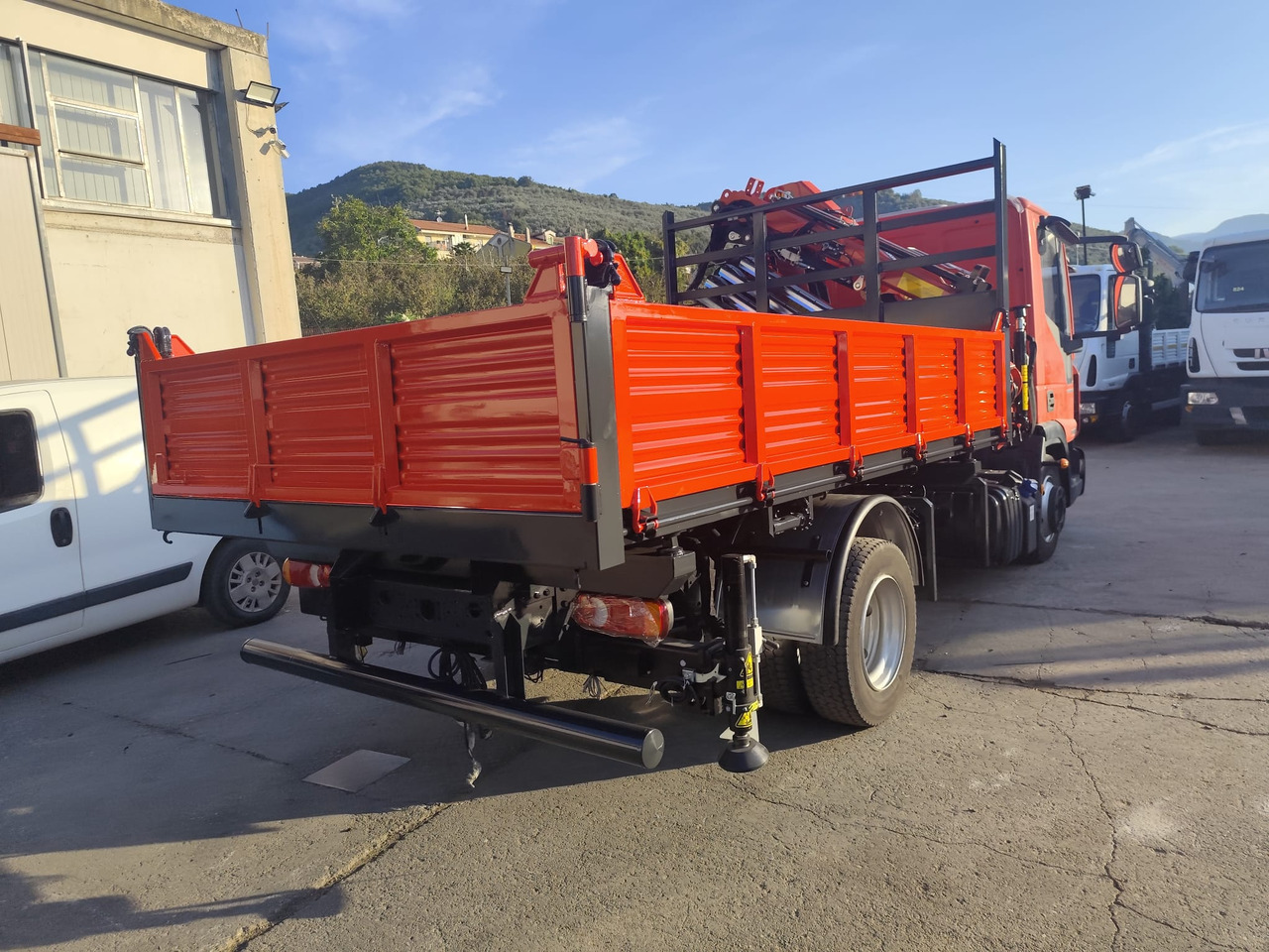 Truk derek IVECO EUROCARGO 80-190: gambar 15
