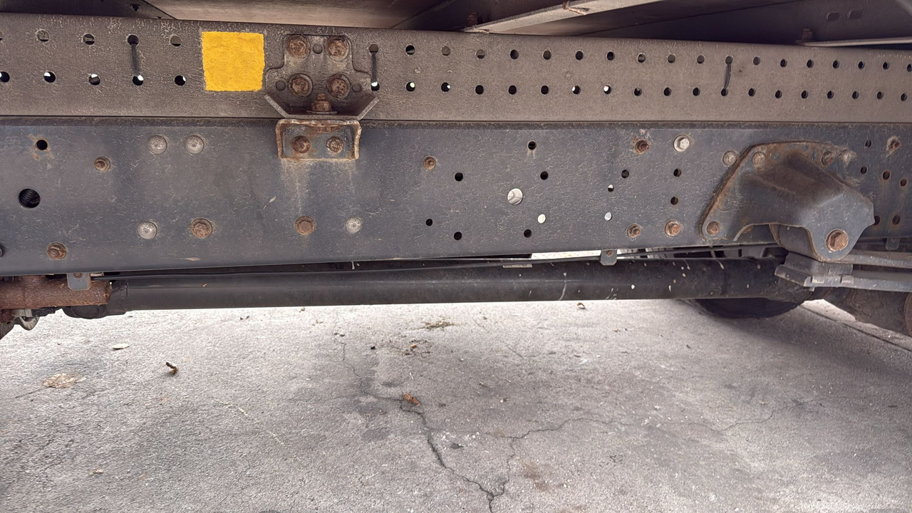 IVECO EUROCARGO 80-190 - Truk sasis: gambar 3 IVECO EUROCARGO 80-190 - Truk sasis: gambar 3