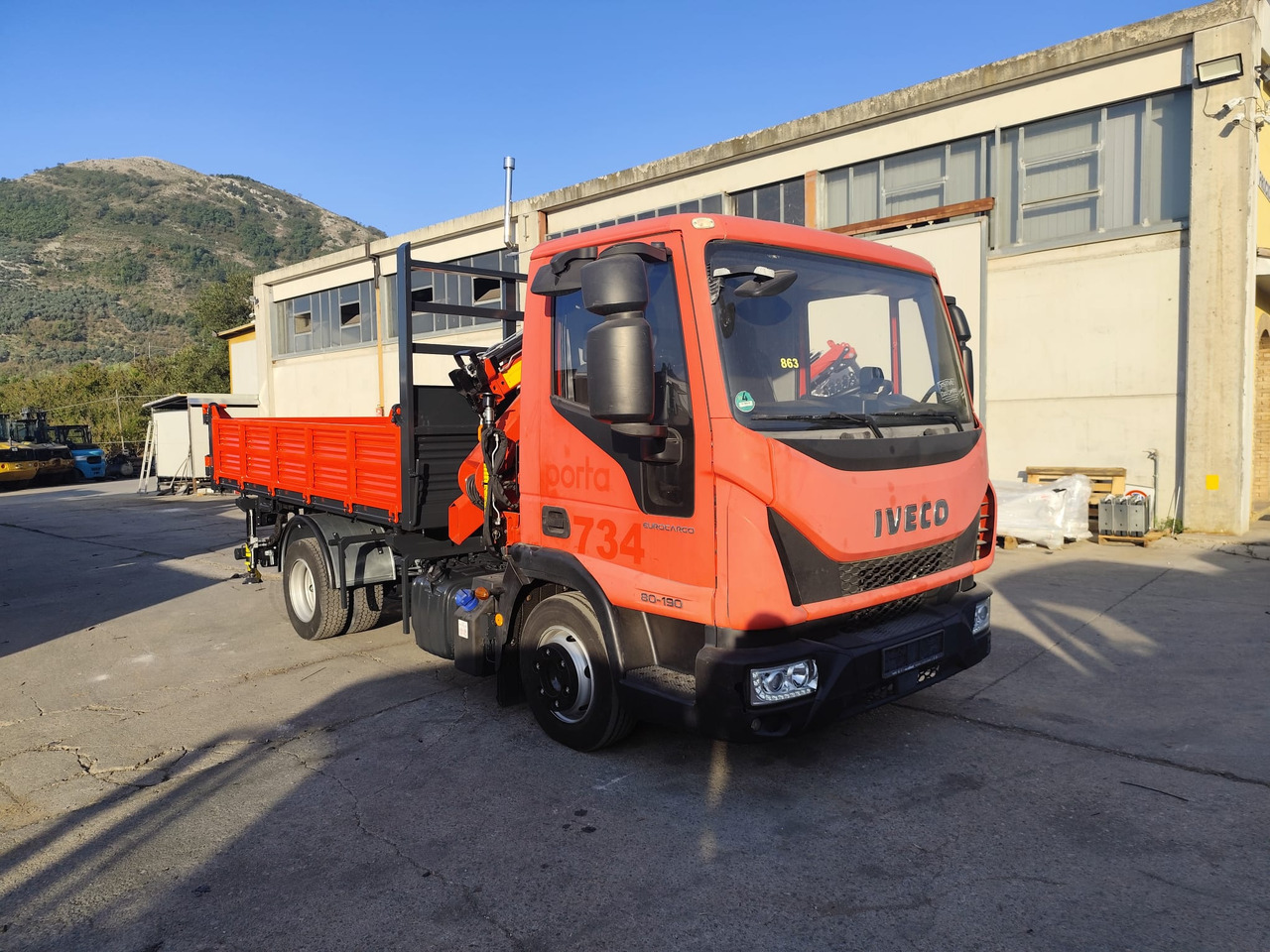 IVECO EUROCARGO 80-190 - Truk derek: gambar 1 IVECO EUROCARGO 80-190 - Truk derek: gambar 1
