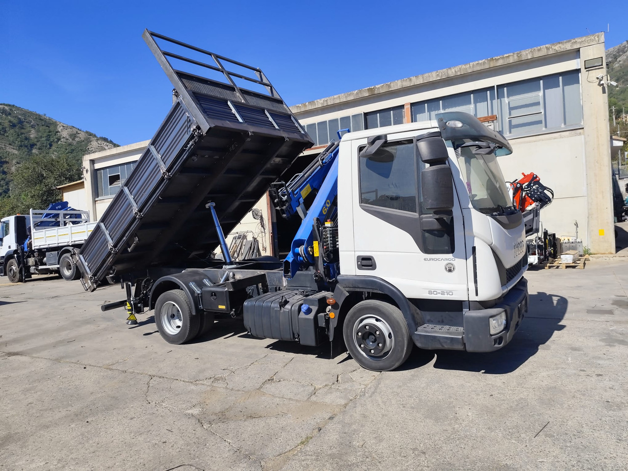 IVECO EUROCARGO 80-210 - Truk derek: gambar 3 IVECO EUROCARGO 80-210 - Truk derek: gambar 3