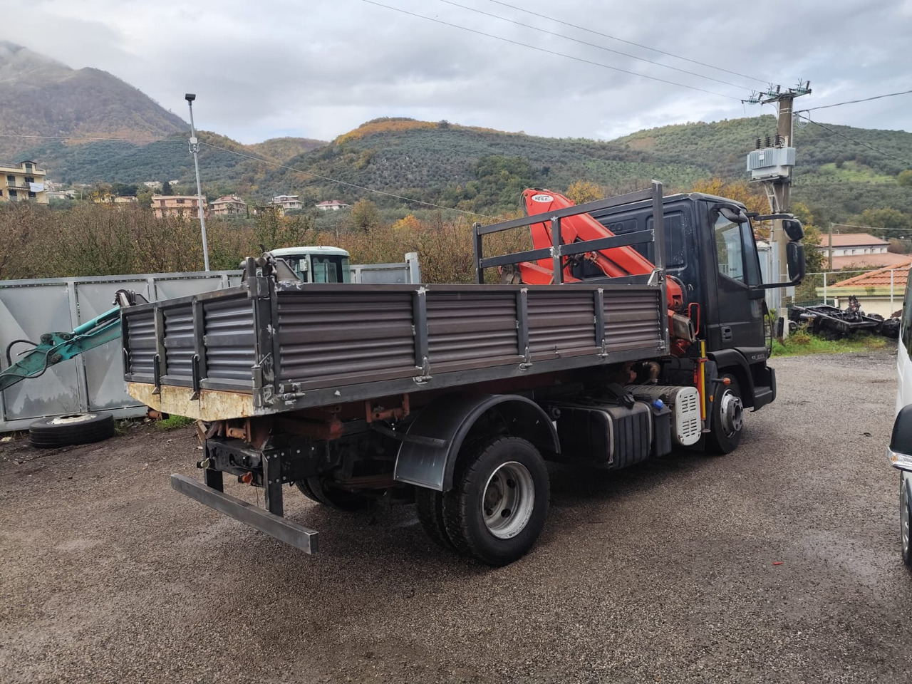 IVECO EUROCARGO 80E18 - Truk derek, Truk jungkit: gambar 2 IVECO EUROCARGO 80E18 - Truk derek, Truk jungkit: gambar 2