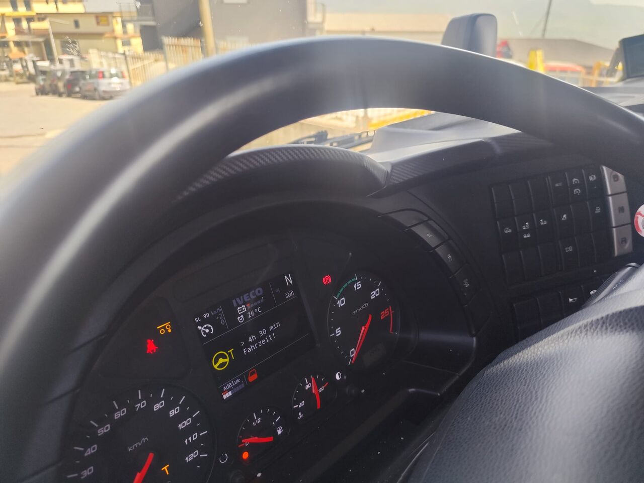 IVECO HI-STREET 260S46 XP - Truk sasis: gambar 5 IVECO HI-STREET 260S46 XP - Truk sasis: gambar 5