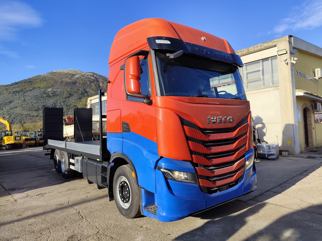 IVECO S-WAY AS260S48 Y - Truk flatbed: gambar 5 IVECO S-WAY AS260S48 Y - Truk flatbed: gambar 5