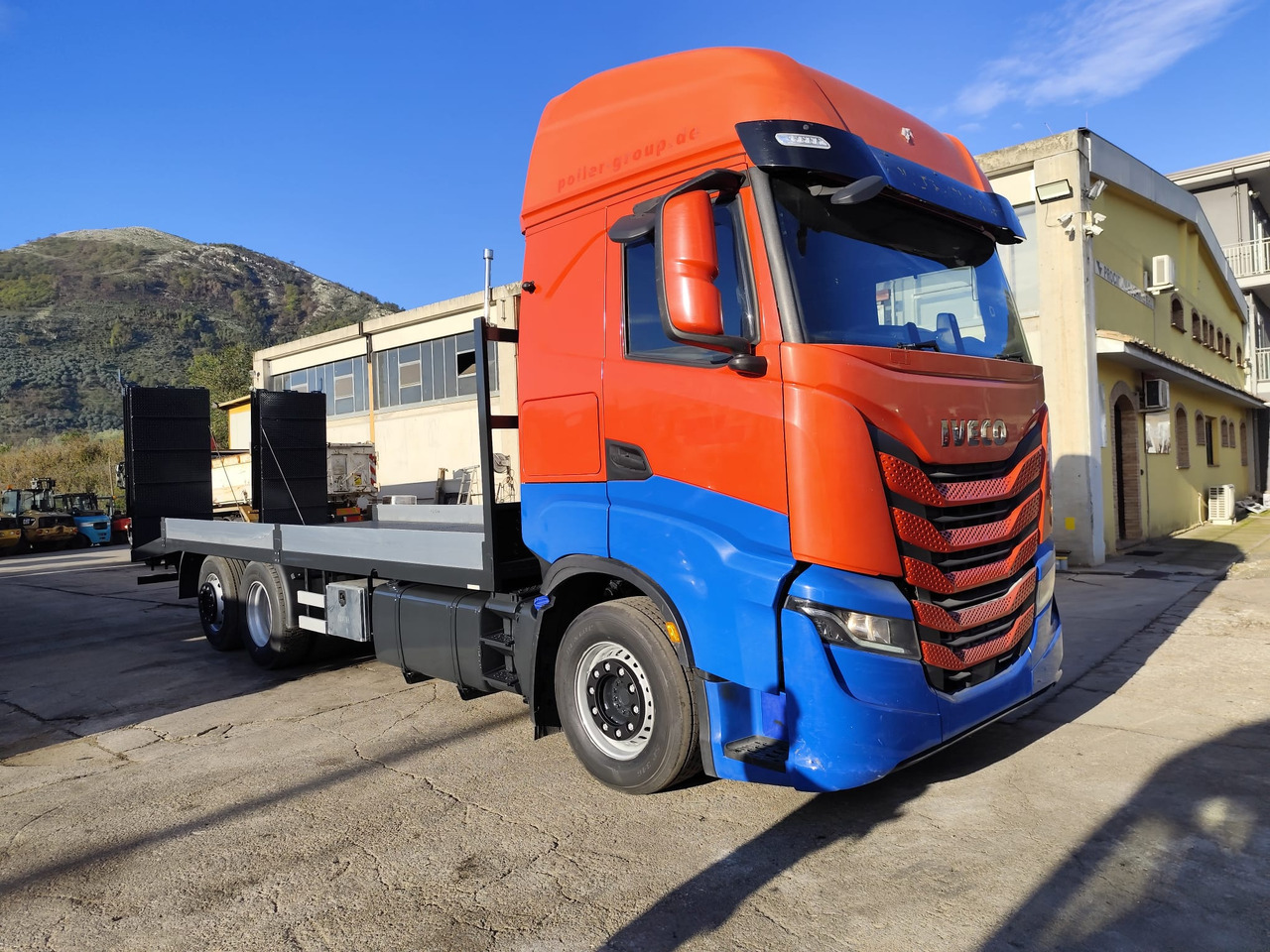 IVECO S-WAY AS260S48 Y - Truk flatbed: gambar 2 IVECO S-WAY AS260S48 Y - Truk flatbed: gambar 2