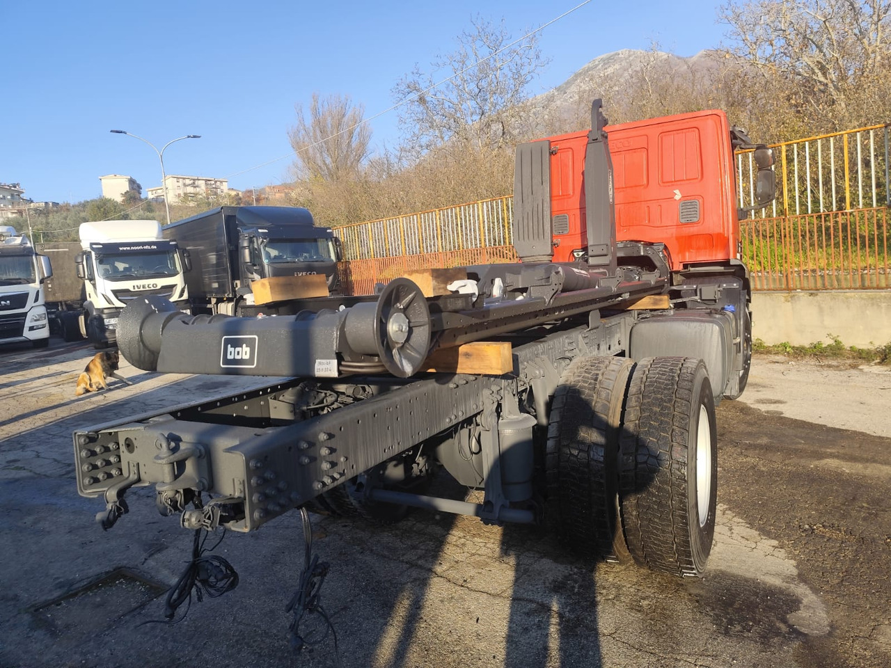 IVECO STRALIS 190S31 - Hook lift: gambar 5 IVECO STRALIS 190S31 - Hook lift: gambar 5