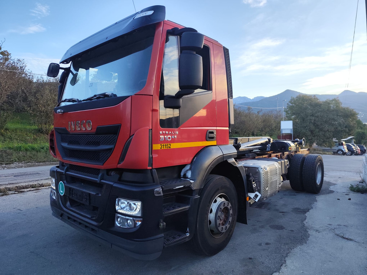 IVECO STRALIS 190S31 - Hook lift: gambar 1 IVECO STRALIS 190S31 - Hook lift: gambar 1