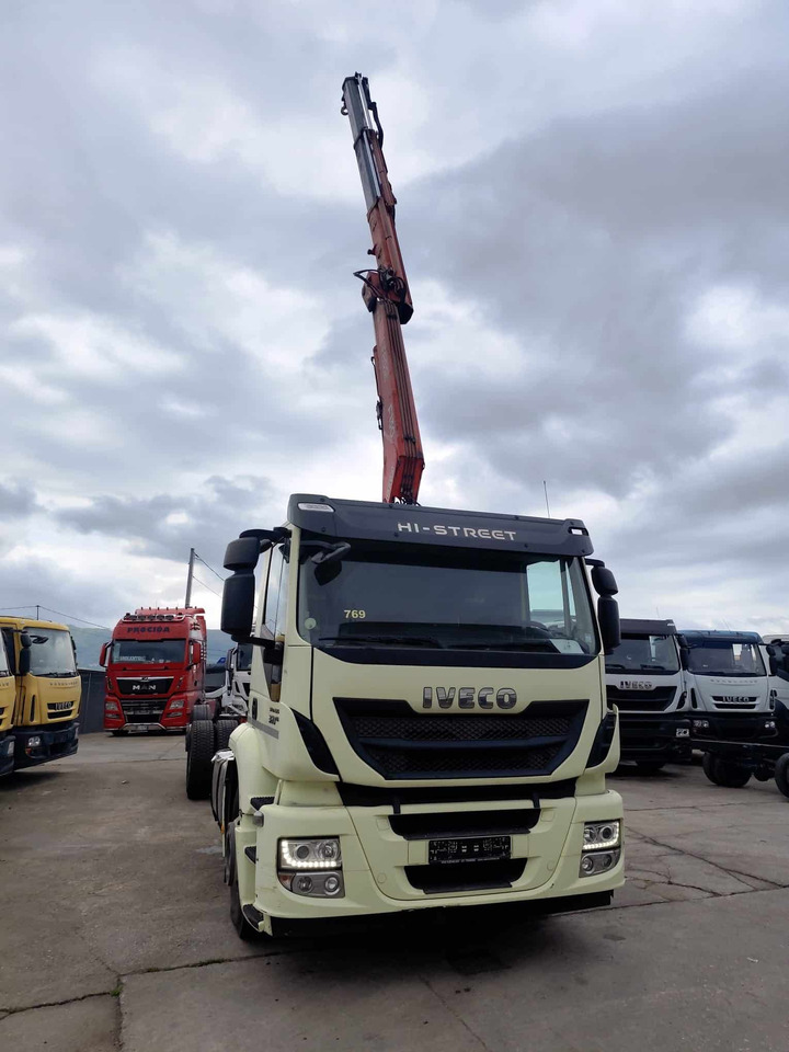 IVECO STRALIS 260S36 - Truk flatbed, Truk derek: gambar 1 IVECO STRALIS 260S36 - Truk flatbed, Truk derek: gambar 1