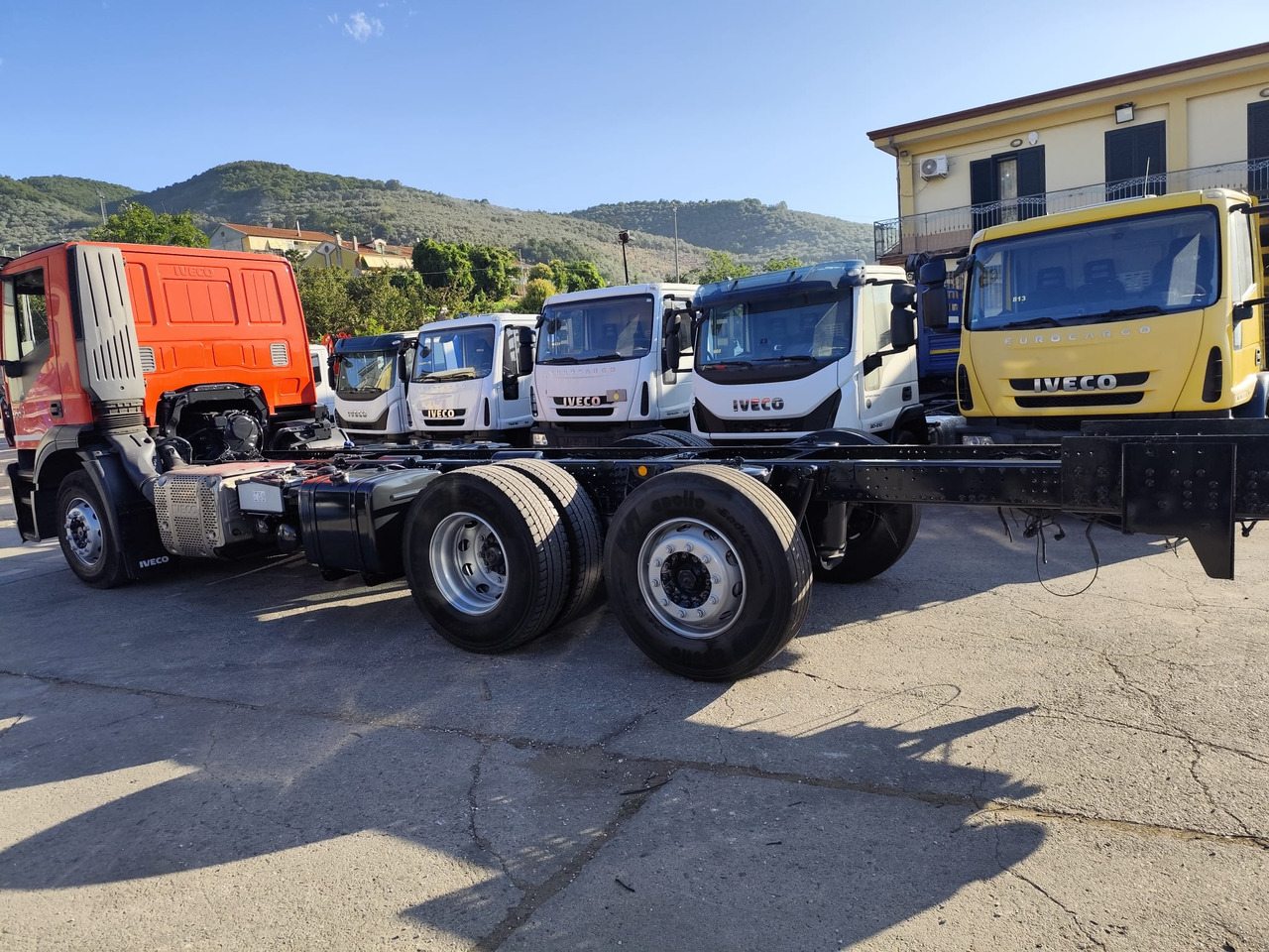 IVECO STRALIS 260S40 - Truk flatbed: gambar 4 IVECO STRALIS 260S40 - Truk flatbed: gambar 4