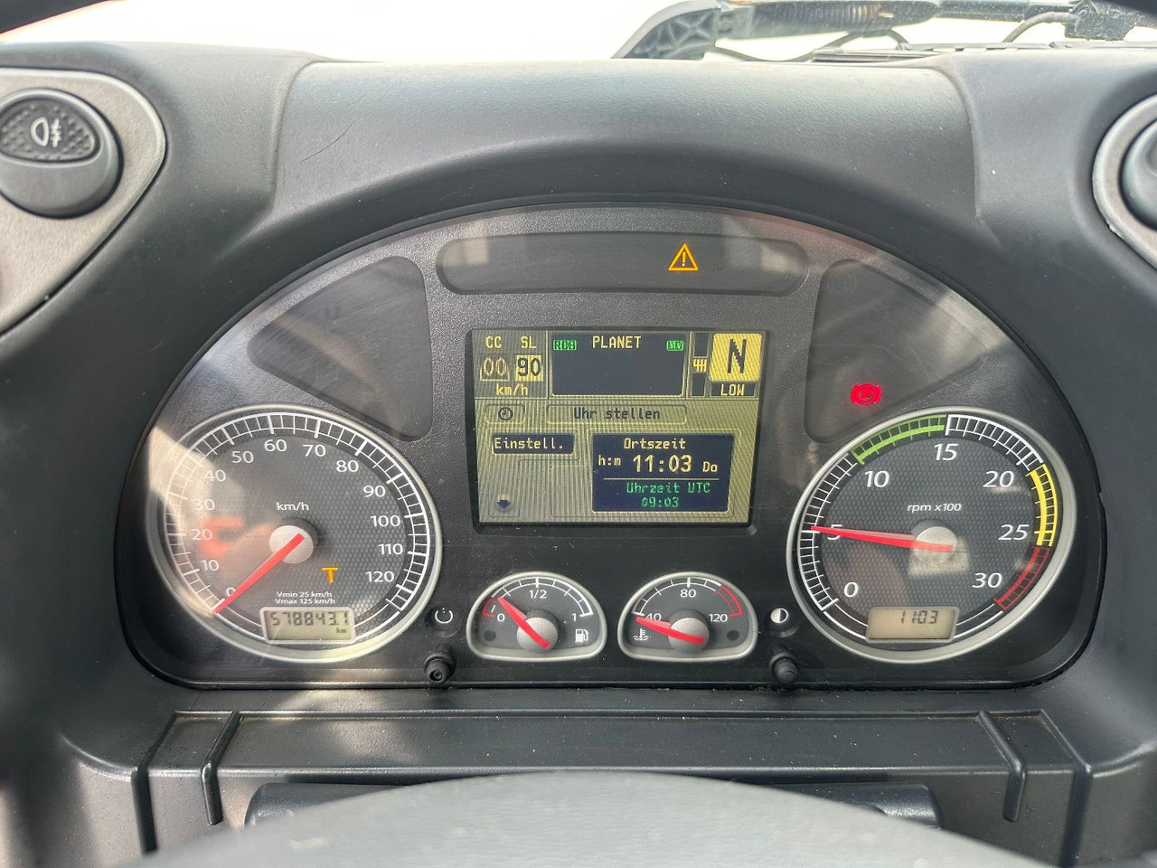 IVECO STRALIS 260S45 - Truk derek: gambar 4 IVECO STRALIS 260S45 - Truk derek: gambar 4