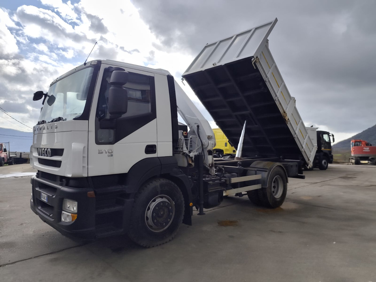 Truk derek IVECO STRALIS AD 190S31P: gambar 18