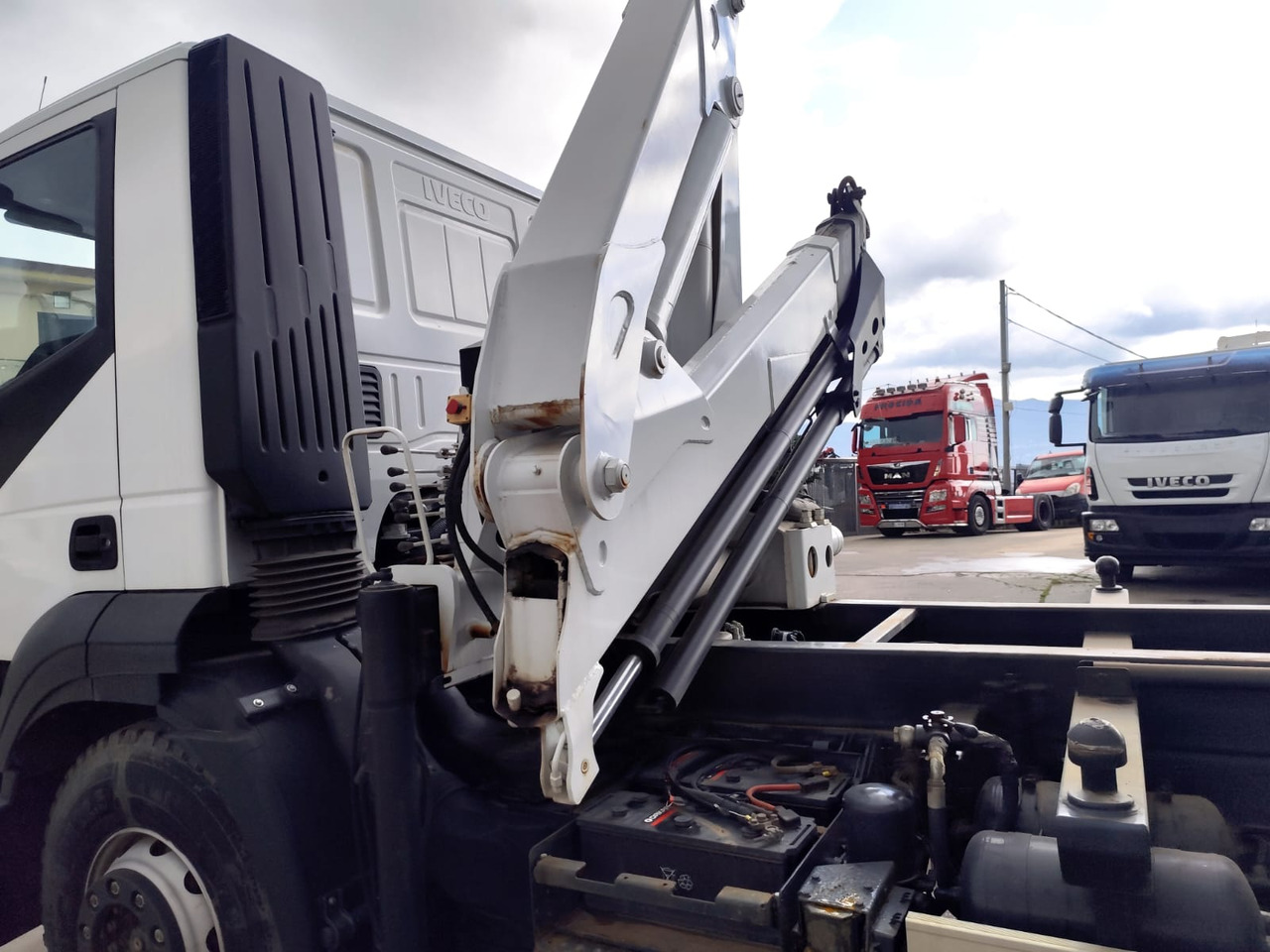IVECO STRALIS AD 190S31P - Truk derek: gambar 3 IVECO STRALIS AD 190S31P - Truk derek: gambar 3